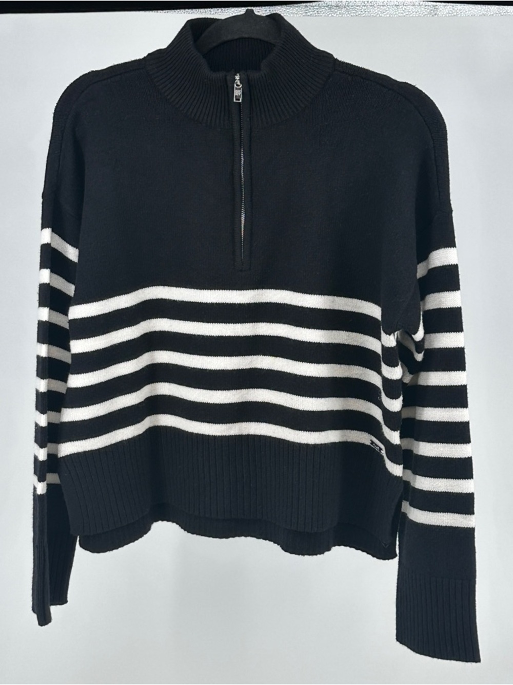 Womens Medium DKNY Black and White Striped Half-Zip Turtleneck Mockneck Sweater